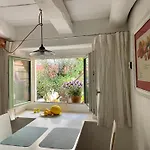 Casa Fresco: 400 Year Old Historical Gem Apartment