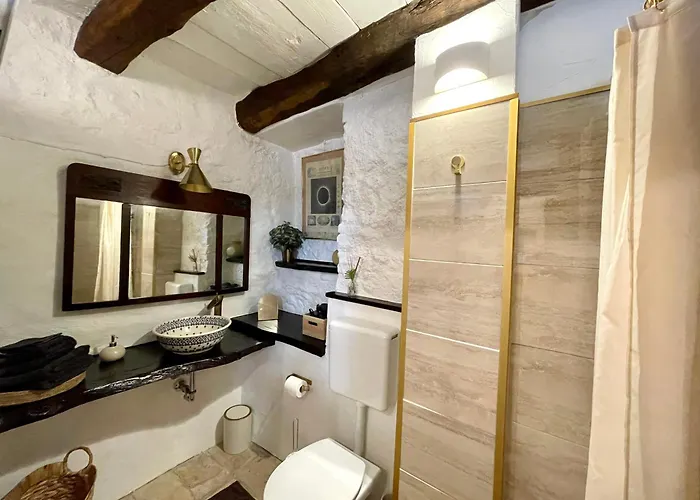 Appartamento Casa Fresco: 400 Year Old Historical Gem Oggebbio